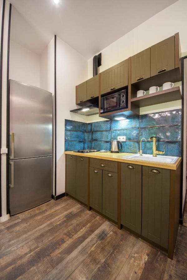 Self Check-In Apartments Near Landscape Alley Kyiv Exterior foto
