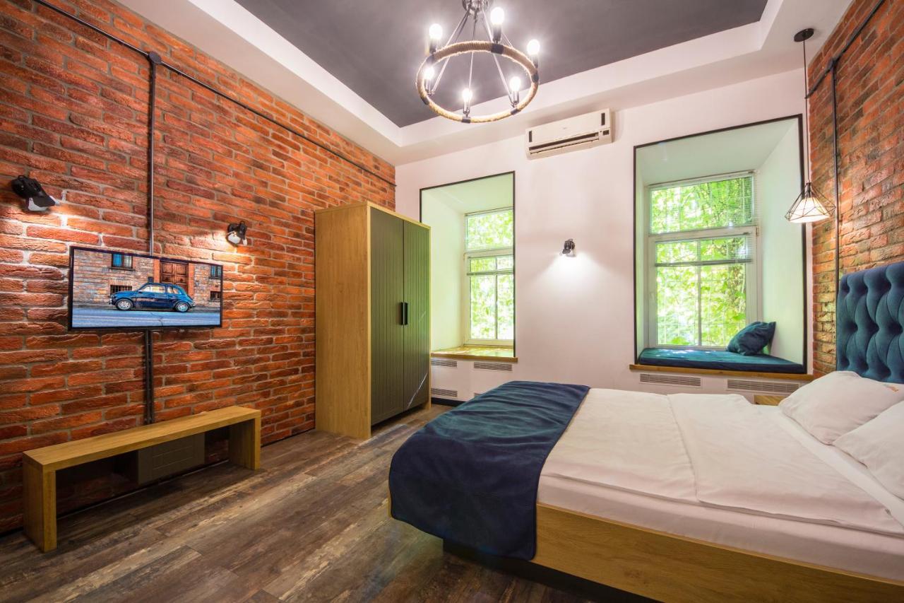 Self Check-In Apartments Near Landscape Alley Kyiv Exterior foto
