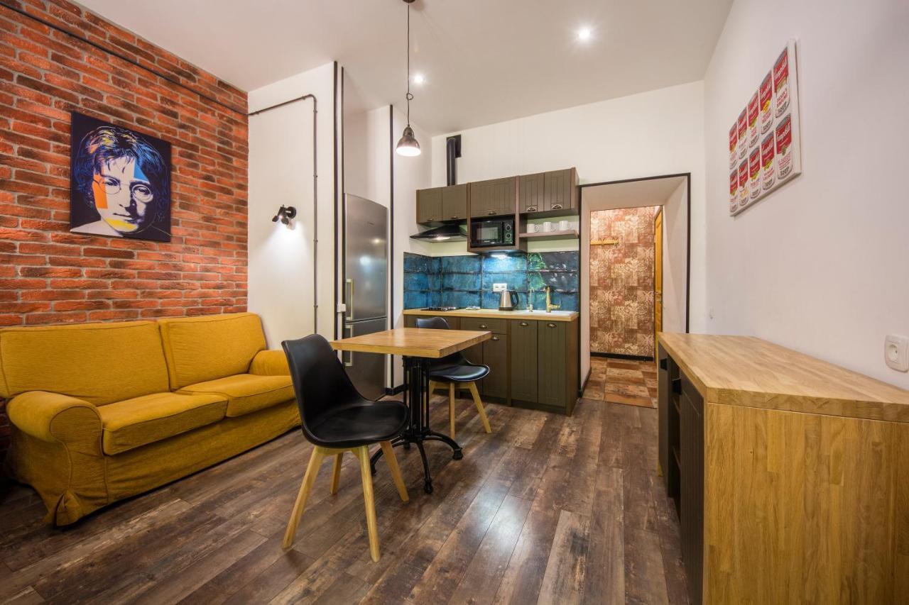 Self Check-In Apartments Near Landscape Alley Kyiv Exterior foto